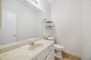 880 Tully Rd, Houston, TX 77079 - Photo 7