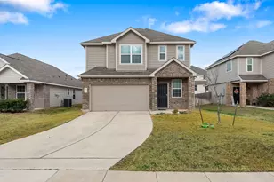 979 Crossing Dr, Bryan, TX 77803 - Photo 1