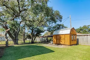640 Whitten St, Clute, TX 77531 - Photo 29