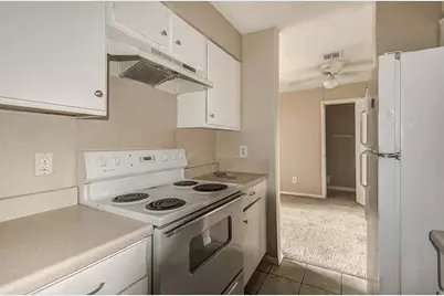 9327 Pagewood Lane, Houston, TX 77063 - Photo 11