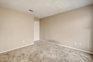 9327 Pagewood Ln, Houston, TX 77063 - Photo 17