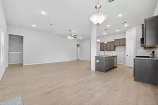 18203 Samie Nell Ct, Willis, TX 77378 - Photo 9