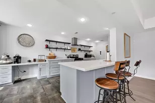 5907 Beaudry Dr, Houston, TX 77035 - Photo 9