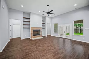 7 Pilot Point, Conroe, TX 77304 - Photo 5