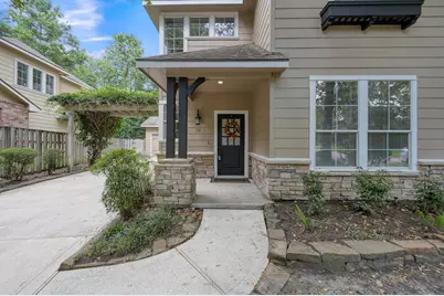 10 N Flickering Sun Circle, The Woodlands, TX 77382 - Photo 3