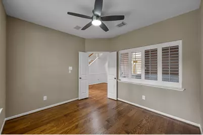 10 N Flickering Sun Circle, The Woodlands, TX 77382 - Photo 5