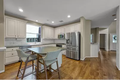 10 N Flickering Sun Circle, The Woodlands, TX 77382 - Photo 9