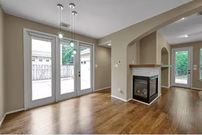 10 N Flickering Sun Circle, The Woodlands, TX 77382 - Photo 11