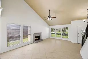 15714 Pipers View Dr, Houston, TX 77598 - Photo 9