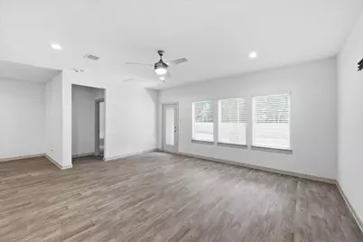 115 Little Spring Court, Anahuac, TX 77514 - Photo 15