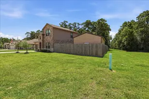 115 Little Spg Ct, Anahuac, TX 77514 - Photo 3