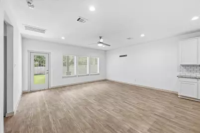 115 Little Spring Court, Anahuac, TX 77514 - Photo 9