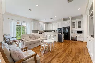 5826 Augusta Ct, Houston, TX 77057 - Photo 3