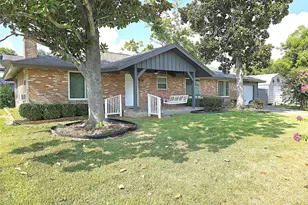 30 N Terrace Dr, Point Blank, TX 77364 - Photo 1