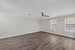 3413 Owens Dr, Dickinson, TX 77539 - Photo 5