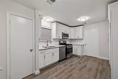 3413 Owens Drive, Dickinson, TX 77539 - Photo 7
