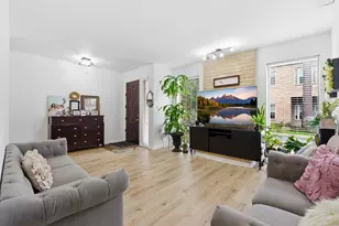 12625 Memorial Dr, Houston, TX 77024 - Photo 11