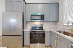 4305 Rogers St, Houston, TX 77022 - Photo 3