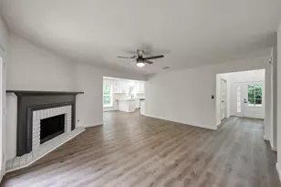 155 Rushwing Pl, The Woodlands, TX 77381 - Photo 11