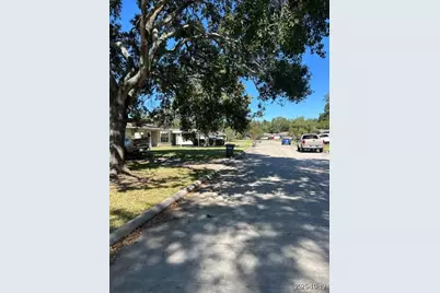 407 Meadow Lane, Hitchcock, TX 77563 - Photo 5