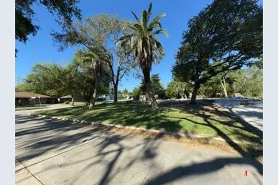 407 Meadow Lane, Hitchcock, TX 77563 - Photo 3