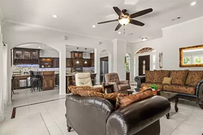 143 Lago Circle Drive N, Santa Fe, TX 77517 - Photo 9