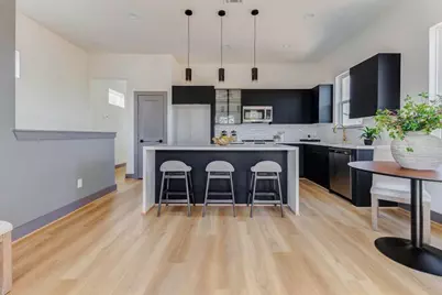 4803 Paula Street #A/B, Houston, TX 77033 - Photo 9