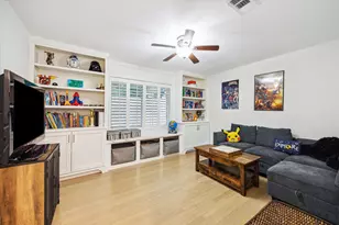 8822 Croes Dr, Houston, TX 77055 - Photo 13