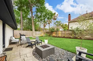 8822 Croes Dr, Houston, TX 77055 - Photo 17