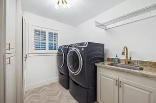 8822 Croes Dr, Houston, TX 77055 - Photo 15
