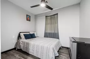 541 Trails End Dr, Cleveland, TX 77328 - Photo 17