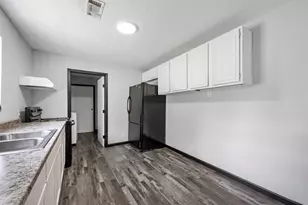 541 Trails End Dr, Cleveland, TX 77328 - Photo 9