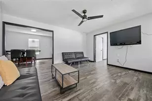 541 Trails End Dr, Cleveland, TX 77328 - Photo 3