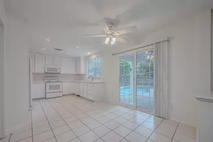 34 S Willow Point Cir, The Woodlands, TX 77382 - Photo 11