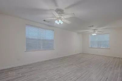34 S Willow Point Circle, The Woodlands, TX 77382 - Photo 5