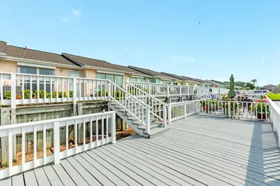 10209 Schaper Road, Galveston, TX 77554 - Photo 11