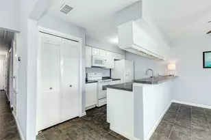 10209 Schaper Rd, Galveston, TX 77554 - Photo 19