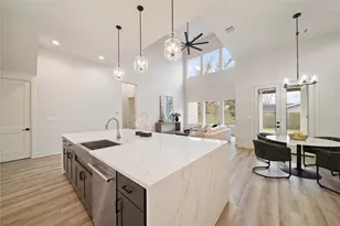 7407 Janak Dr, Houston, TX 77055 - Photo 3