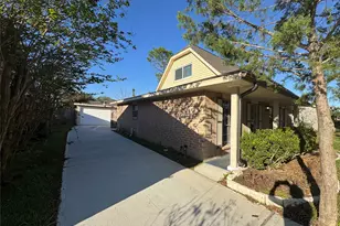 11402 Concho St, Houston, TX 77072 - Photo 3