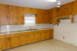 604 S Mechanic St, Weimar, TX 78962 - Photo 3