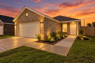 6231 Pelly Pl, Baytown, TX 77521 - Photo 1