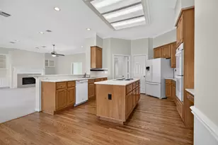 13911 Carriage Walk Ln, Houston, TX 77077 - Photo 11