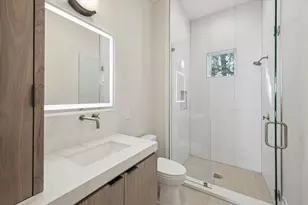 11607 Shady Grove Ln, Houston, TX 77024 - Photo 25