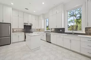 11607 Shady Grove Ln, Houston, TX 77024 - Photo 23