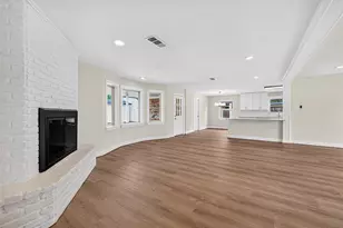 401 Shirleen Dr, Seabrook, TX 77586 - Photo 9