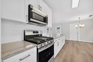 401 Shirleen Dr, Seabrook, TX 77586 - Photo 17