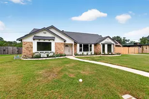 401 Shirleen Dr, Seabrook, TX 77586 - Photo 3