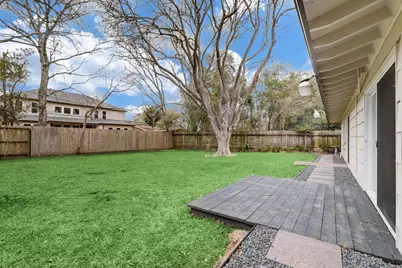 8610 Bevlyn Drive, Houston, TX 77025 - Photo 19