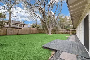 8610 Bevlyn Dr, Houston, TX 77025 - Photo 19