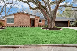 8610 Bevlyn Dr, Houston, TX 77025 - Photo 1